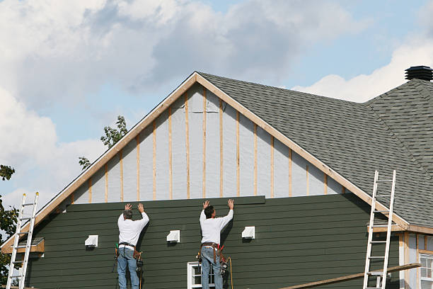 Professional Siding Replacement technician working in Kinzers, PA